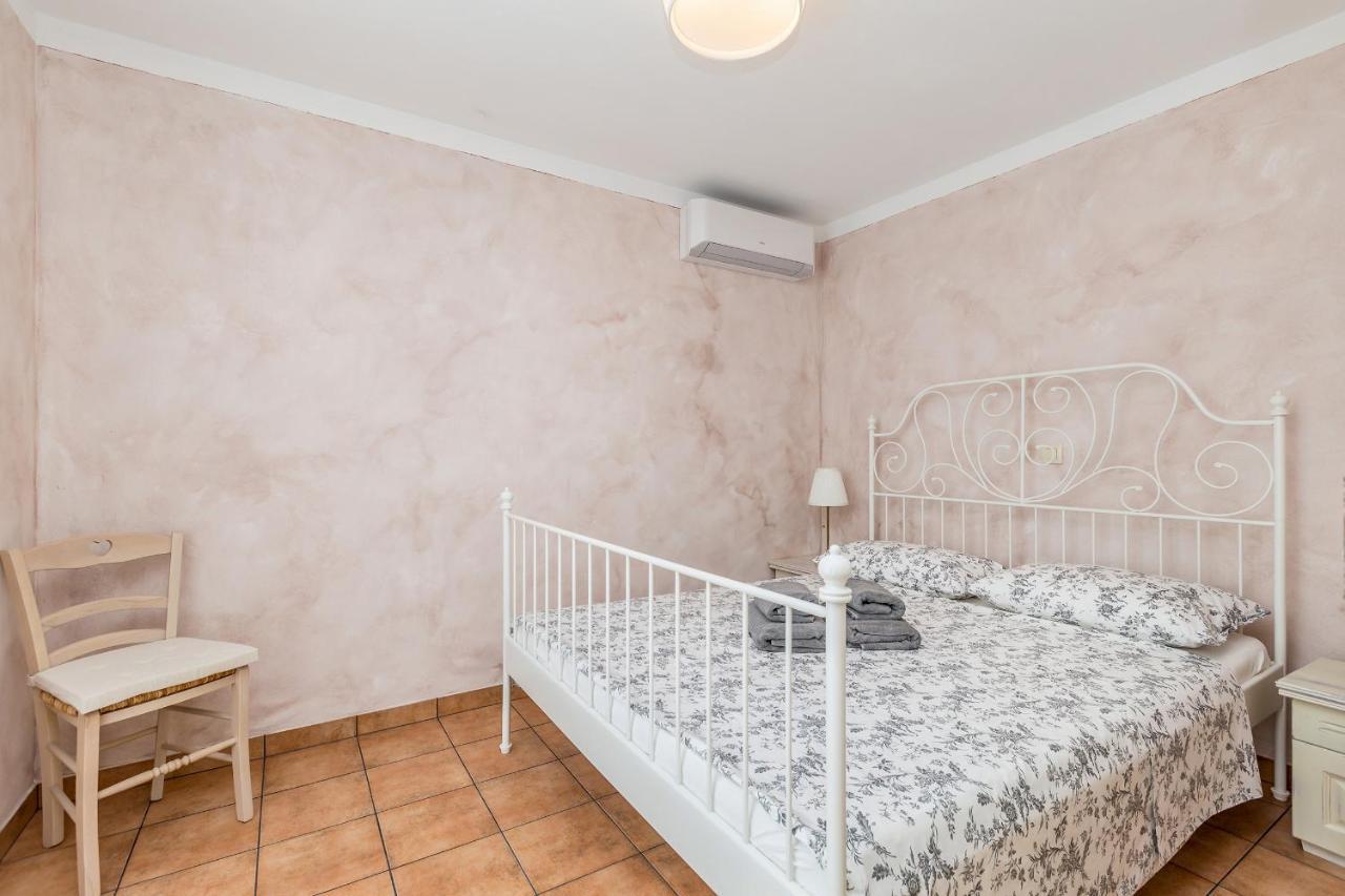 Holiday House Chiara Vrh  外观 照片